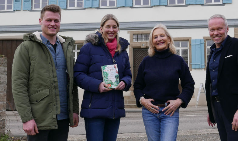 Jonas Schäffer und Julia Höllmüller Lauffener Jungwinzergruppe „Vinitiative“, Gaby Hauptmann, Marian Kopp Vorstand der Lauffener Weingärtner eG